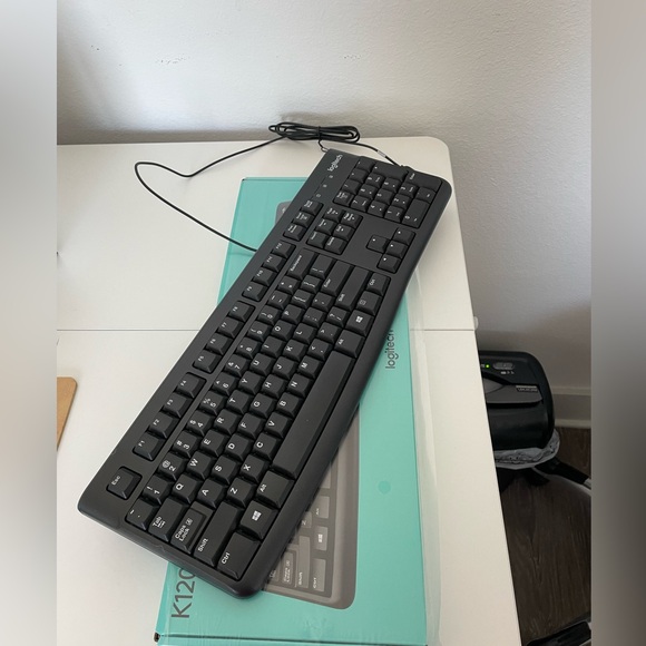 New Logitech Keyboard - Black - Picture 2 of 3